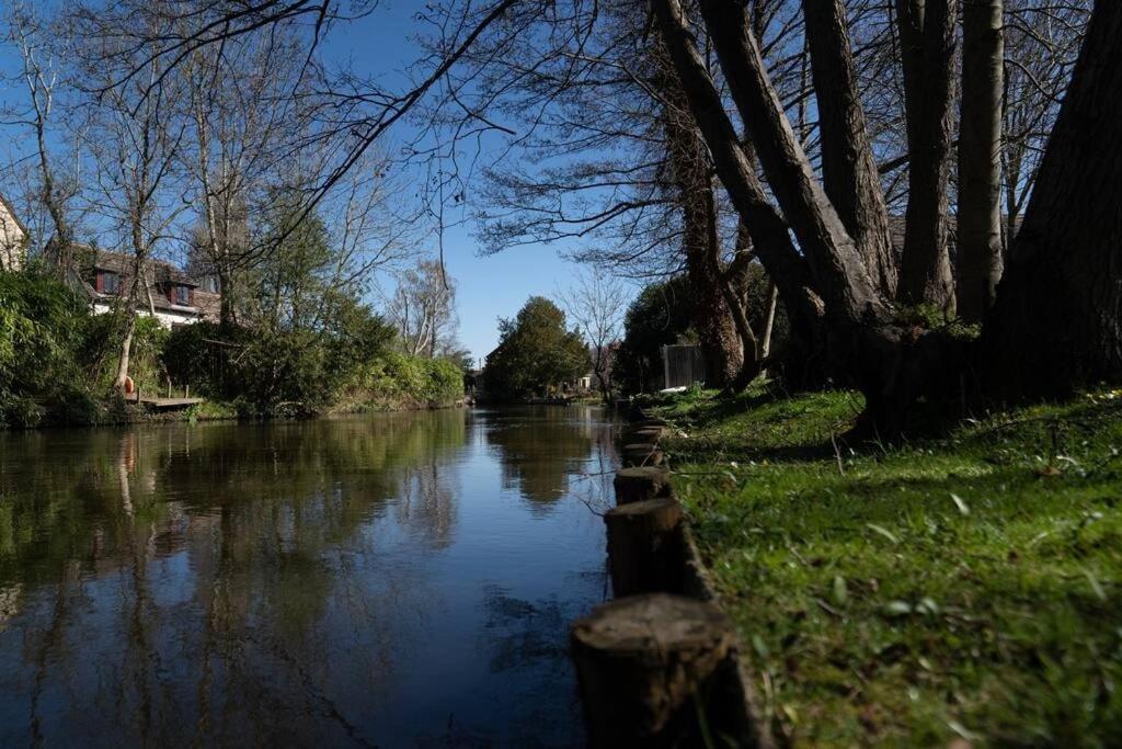 Surrey Hills Escape: Riverside Walks & Quick Links Godalming Exterior photo