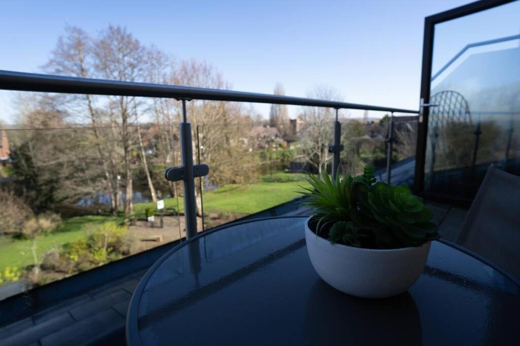 Surrey Hills Escape: Riverside Walks & Quick Links Godalming Exterior photo