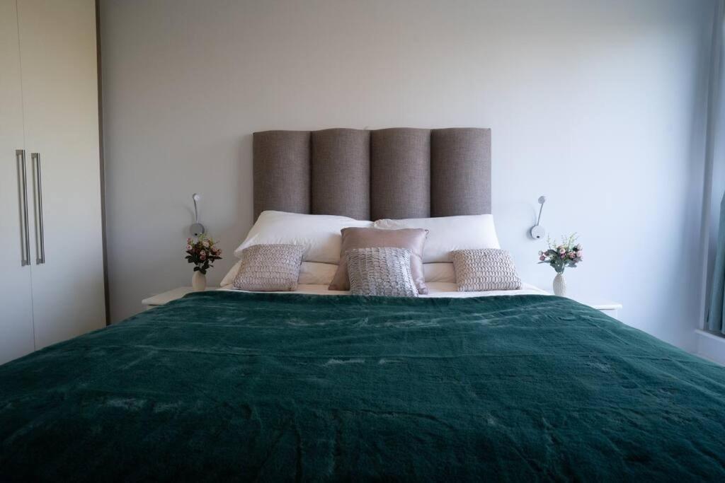 Surrey Hills Escape: Riverside Walks & Quick Links Godalming Exterior photo