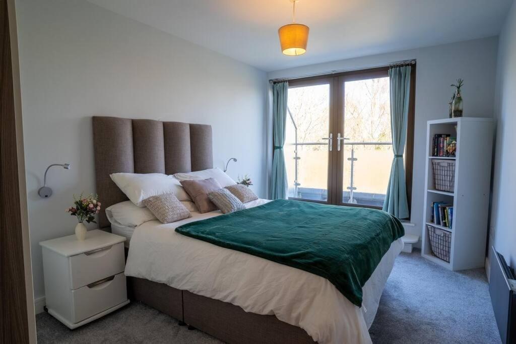 Surrey Hills Escape: Riverside Walks & Quick Links Godalming Exterior photo